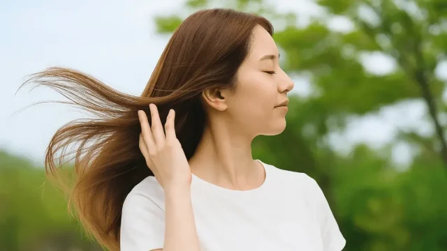 “夏前の髪悩み”に。湿気＆紫外線から守るヘアケア習慣