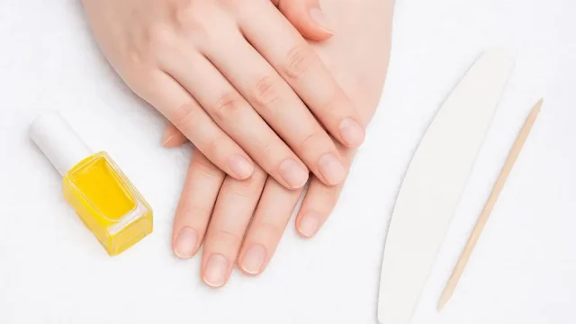 「見せないネイルケア」で整える、指先の小さな自信